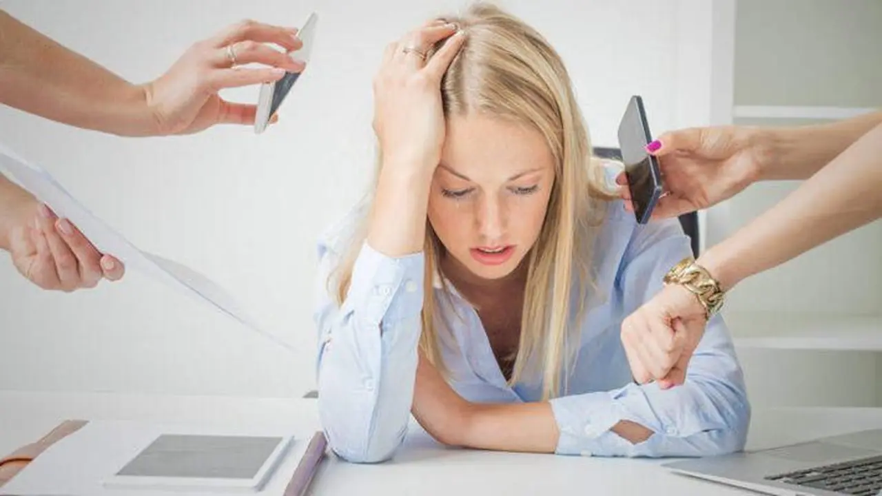  Mujer estresada. Imagen: Cuidateplus 