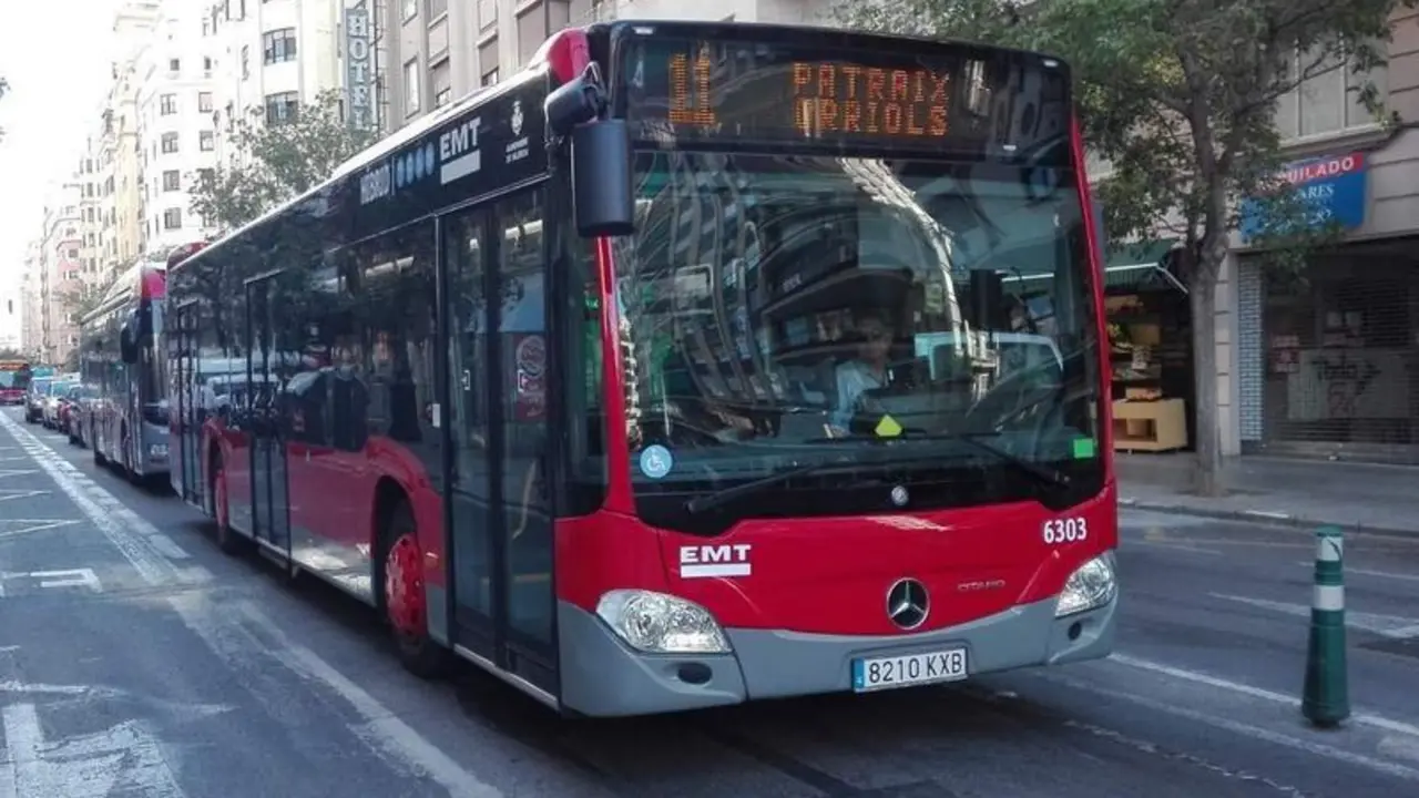  Autob&uacute;s de la EMT en Valencia 