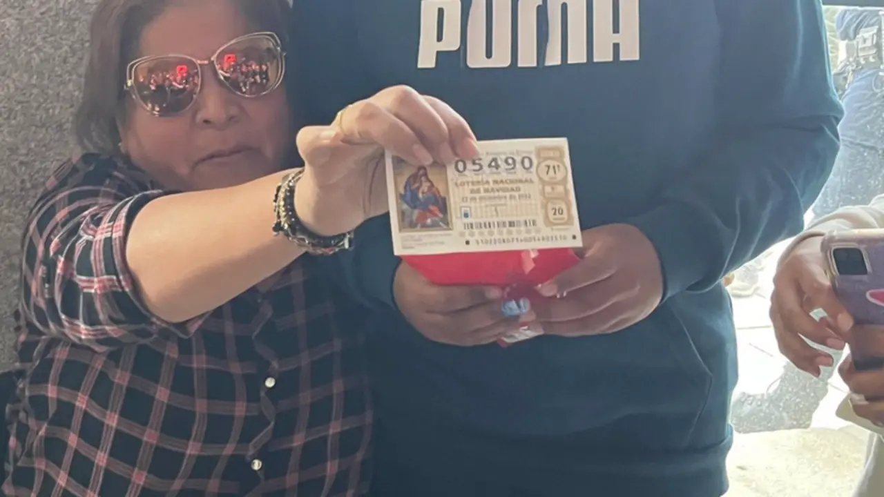  Perla, ganadora del Gordo del Sorteo de Navidad 2022, se encuentra en el Teatro Real - EUROPA PRESS 