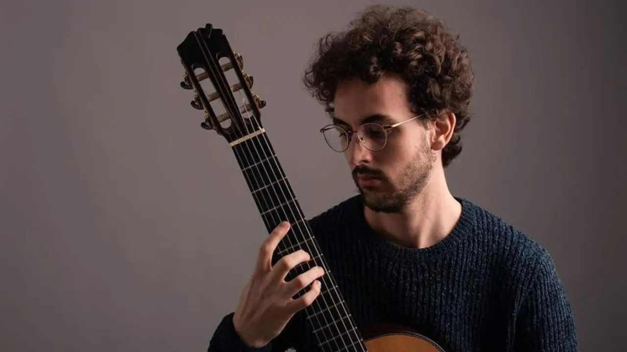  &Aacute;lvaro Toscano 