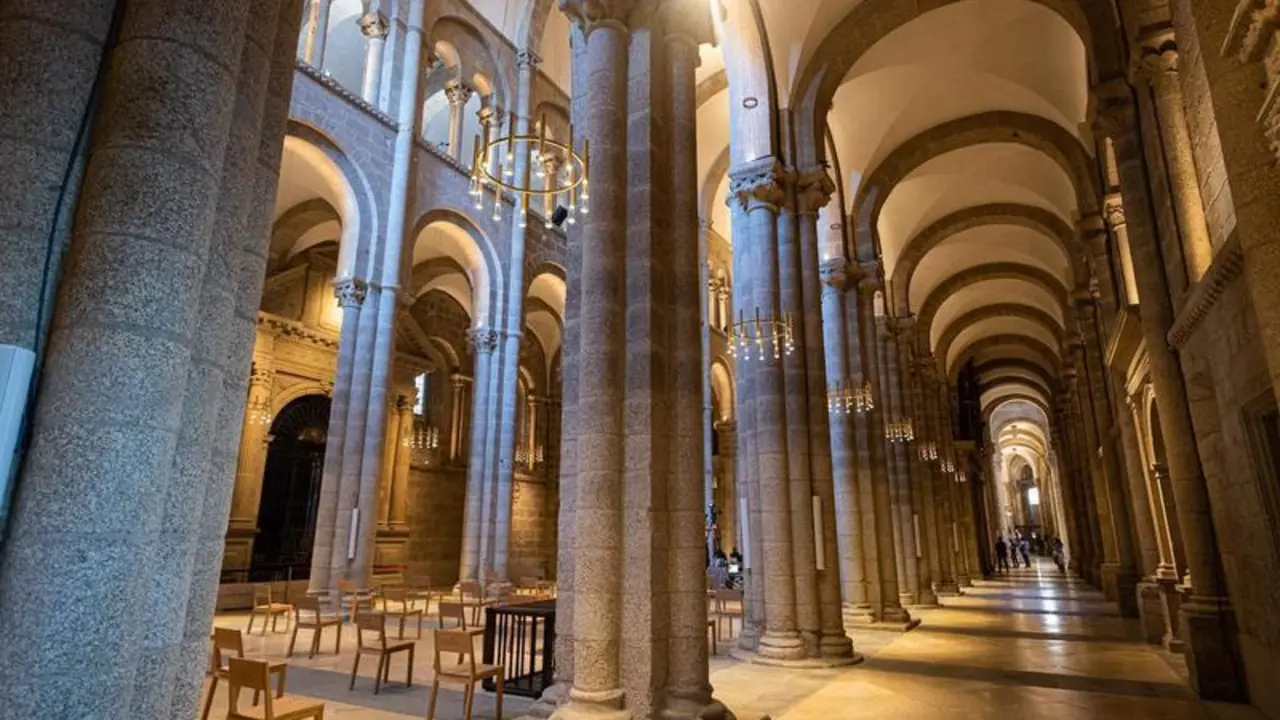  Interior de la Catedral de Santiago 