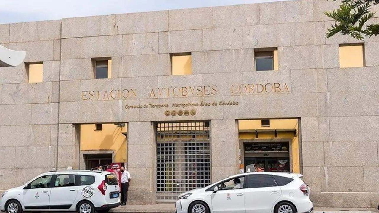 Entrada a la estación de autobuses de Córdoba / Pilar Gázquez. 