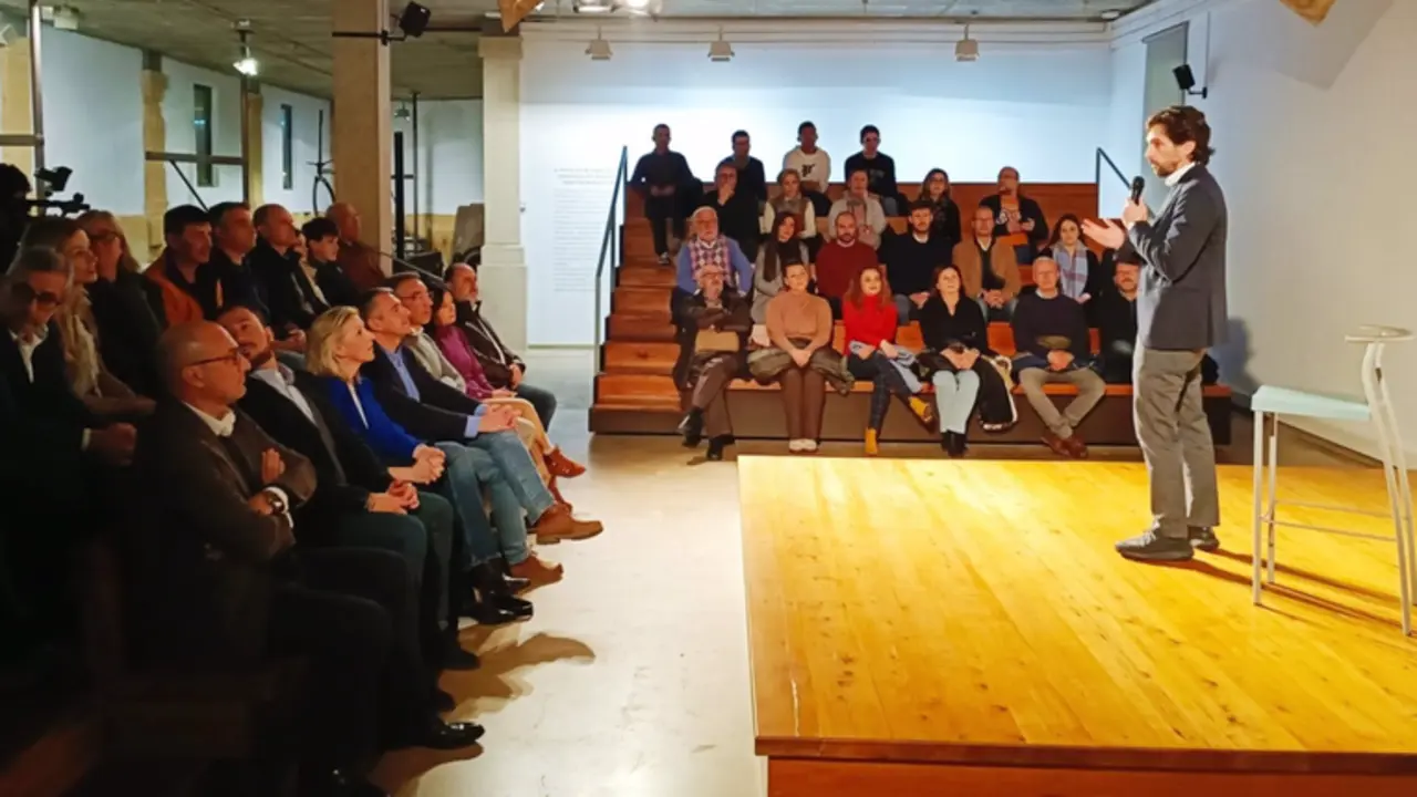  El candidato de 'Renace Tu Partido' a las elecciones Primarias de Ciudadanos ante la VI Asamblea General, Adri&aacute;n V&aacute;zquez, en Murcia - RENACE TU PARTIDO 