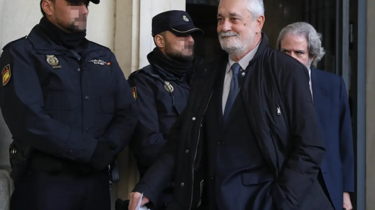  Archivo - El ex presidente de la Junta Jos&eacute; Antonio Gri&ntilde;&aacute;n en la Audiencia de Sevilla - MAR&Iacute;A JOS&Eacute; L&Oacute;PEZ-EUROPA PRESS - Archivo 