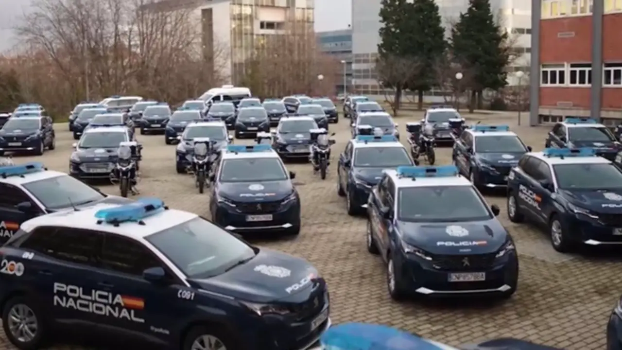  La polic&iacute;a Nacional renueva su flota de veh&iacute;culos. - POLIC&Iacute;A NACIONAL 