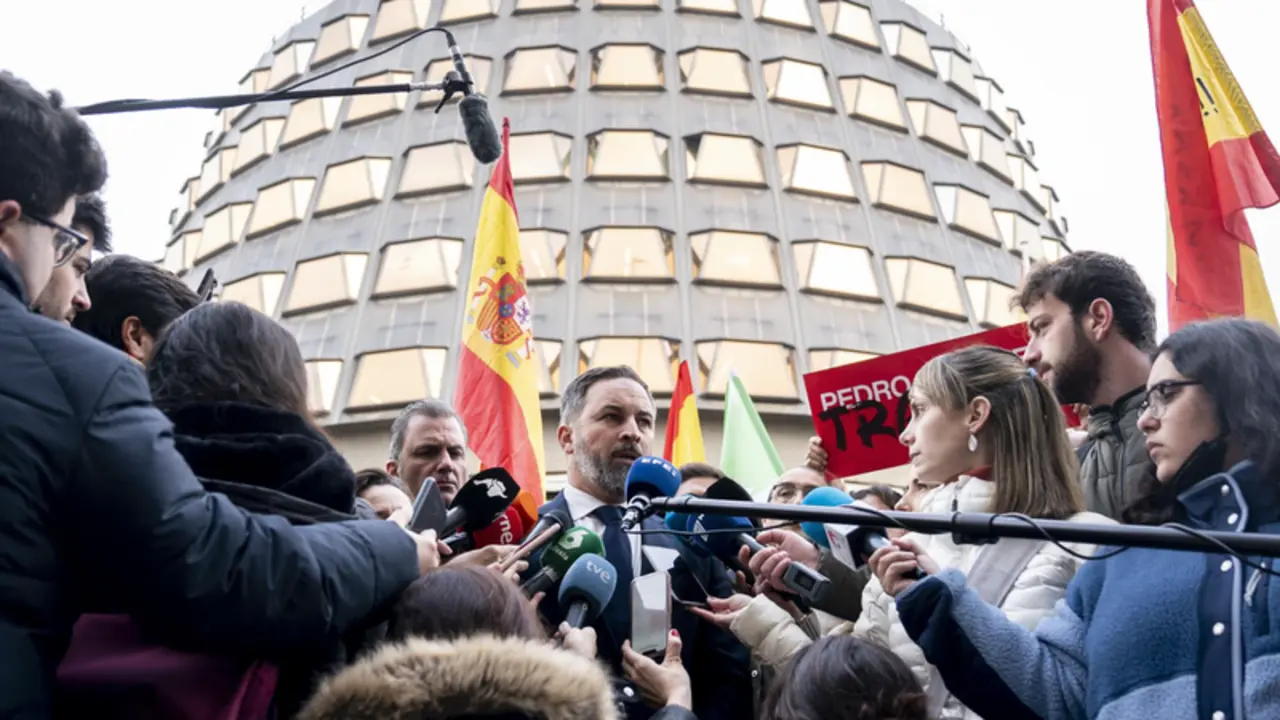  El presidente de Vox, Santiago Abascal, a las puertas del Tribunal Constitucional - A. P&eacute;rez Meca - Europa Press 