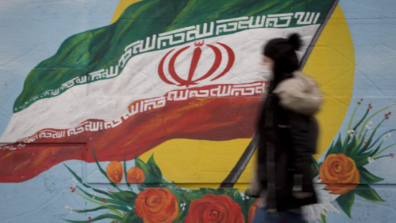  Archivo - Un mural con la bandera de Ir&aacute;n. - ROUZBEH FOULADI / ZUMA PRESS / CONTACTOPHOTO 