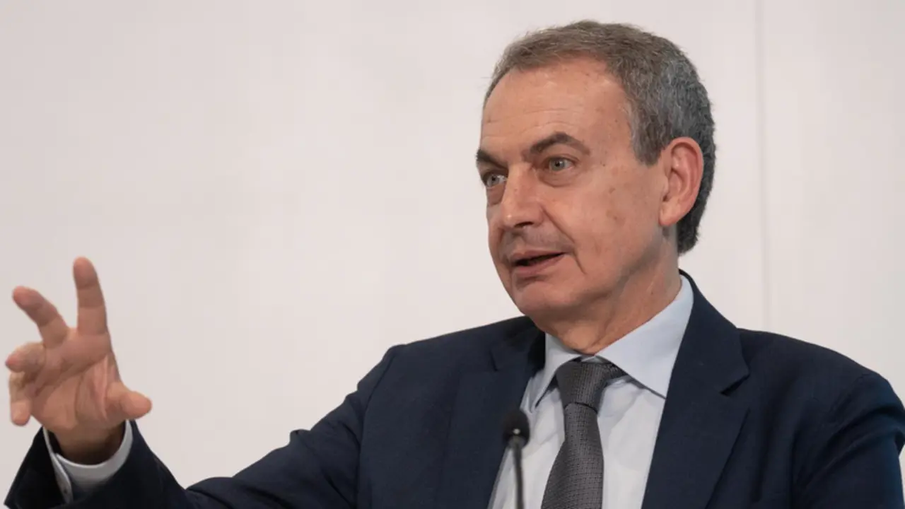  Archivo - El expresidente del Gobierno y presidente del Foro de la Contrataci&oacute;n Socialmente Responsable, Jos&eacute; Luis Rodr&iacute;guez Zapatero - David Zorrakino - Europa Press - Archivo 