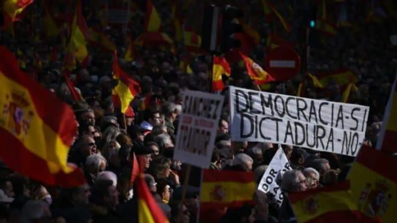  Manifestaci&oacute;n contra Pedro S&aacute;nchez 