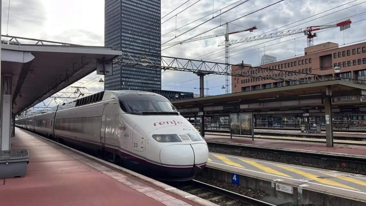 AVE de Renfe en Lyon 