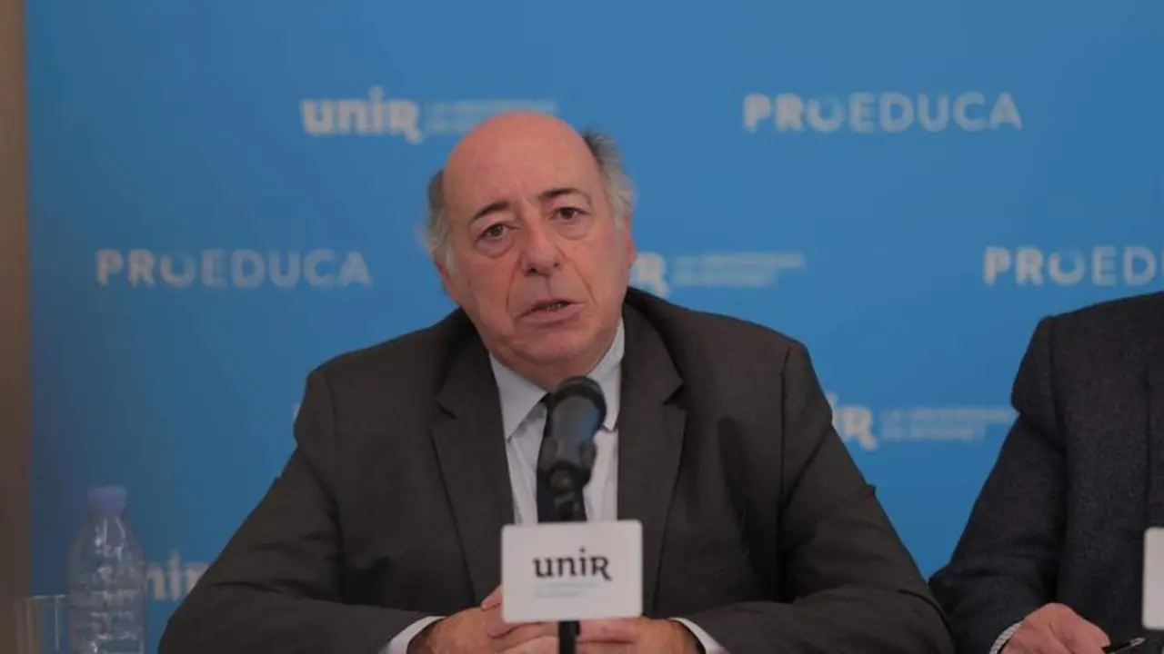  El presidente de Crue Universidades Espa&ntilde;olas, Juan Romo, en el seminario 'La dimensi&oacute;n social de la universidad a debate' 