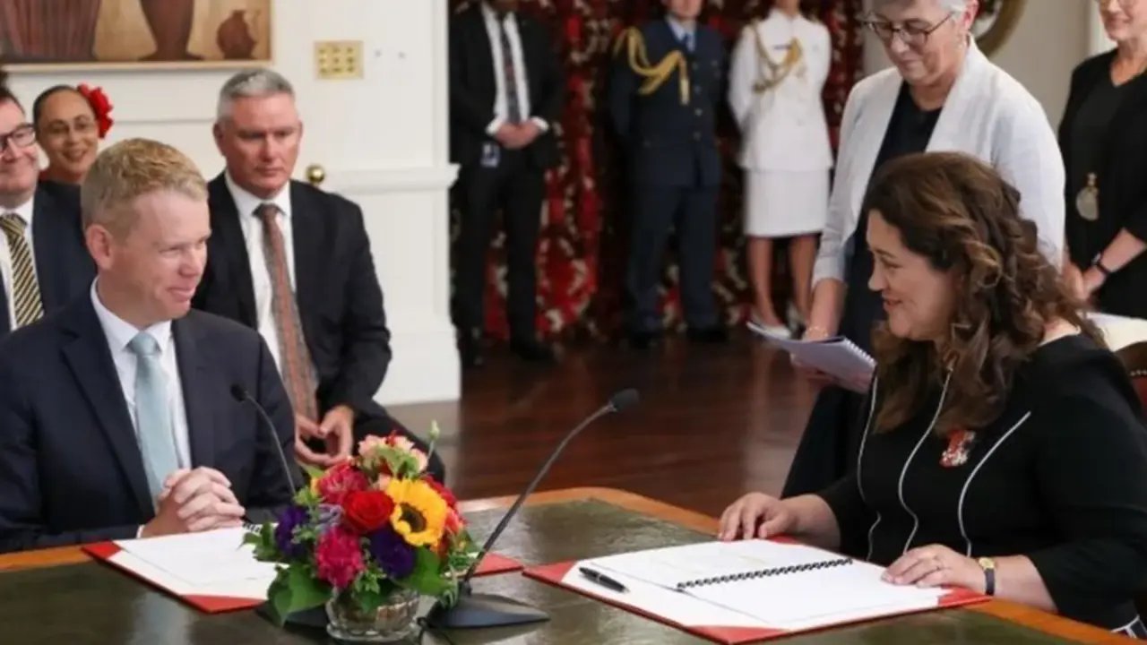  Chris Hipkins se convierte en el nuevo primer ministro de Nueva Zelanda tras jurar el cargo 