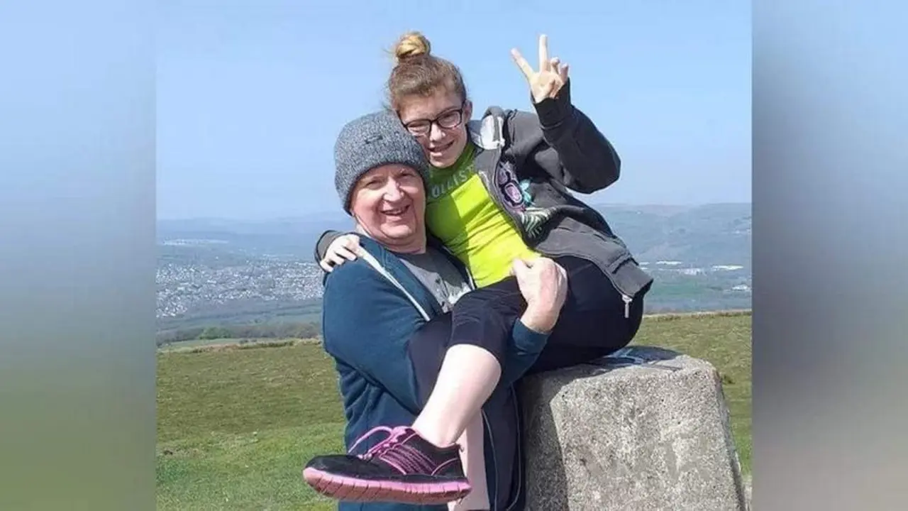  Cortes&iacute;a de la familia Jones 