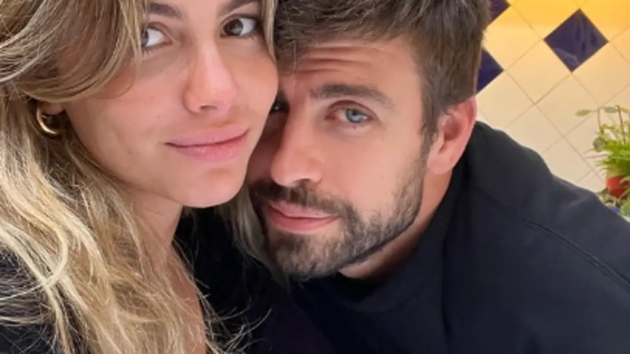  Gerard Piqu&eacute; y Clara Ch&iacute;a posan juntos en la nueva publicaci&oacute;n del exfutbolista en su cuenta de Instagram 