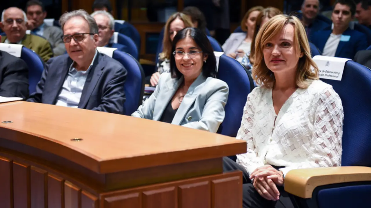  Archivo - (I-D) El ministro de Universidades, Joan Subirats; la ministra de Sanidad, Carolina Darias, y la ministra de Educaci&oacute;n y Formaci&oacute;n Profesional, Pilar Alegr&iacute;a, - Gustavo Valiente - Europa Press - Archivo 
