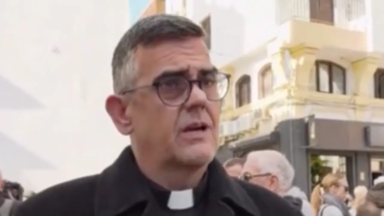  El p&aacute;rroco Juan Jos&eacute; Marina 