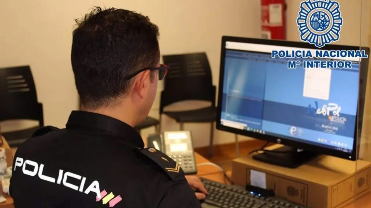  Agente de la Polic&iacute;a Nacional en imagen de archivo 