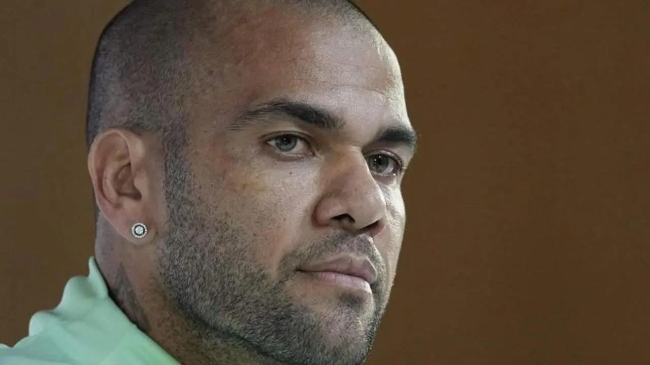  Dani Alves 