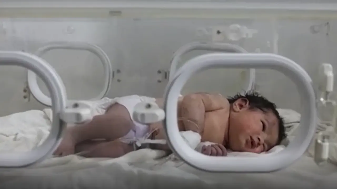  La reci&eacute;n nacida rescatada entre los escombros, en Siria 