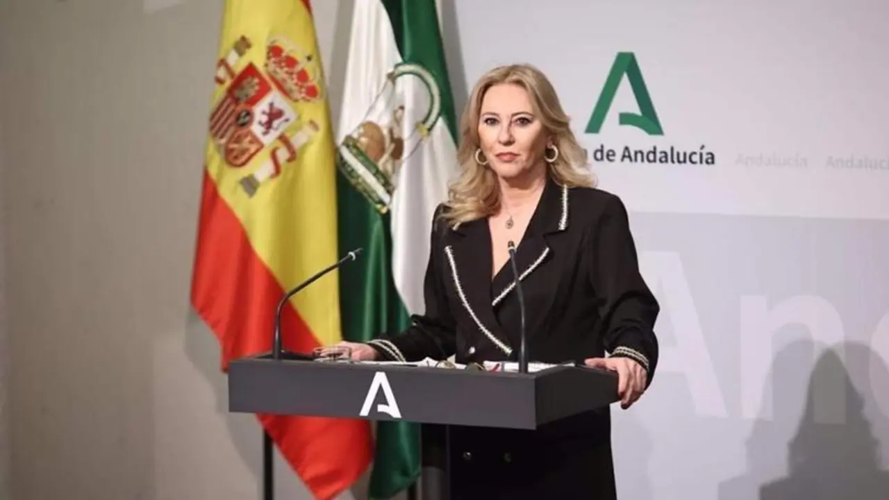  La consejera andaluza de Econom&iacute;a, Hacienda y Fondos Europeos, Carolina Espa&ntilde;a, este martes, en la rueda de prensa posterior a la reuni&oacute;n del Consejo de Gobierno - JOAQU&Iacute;N CORCHERO-EUROPA PRES 
