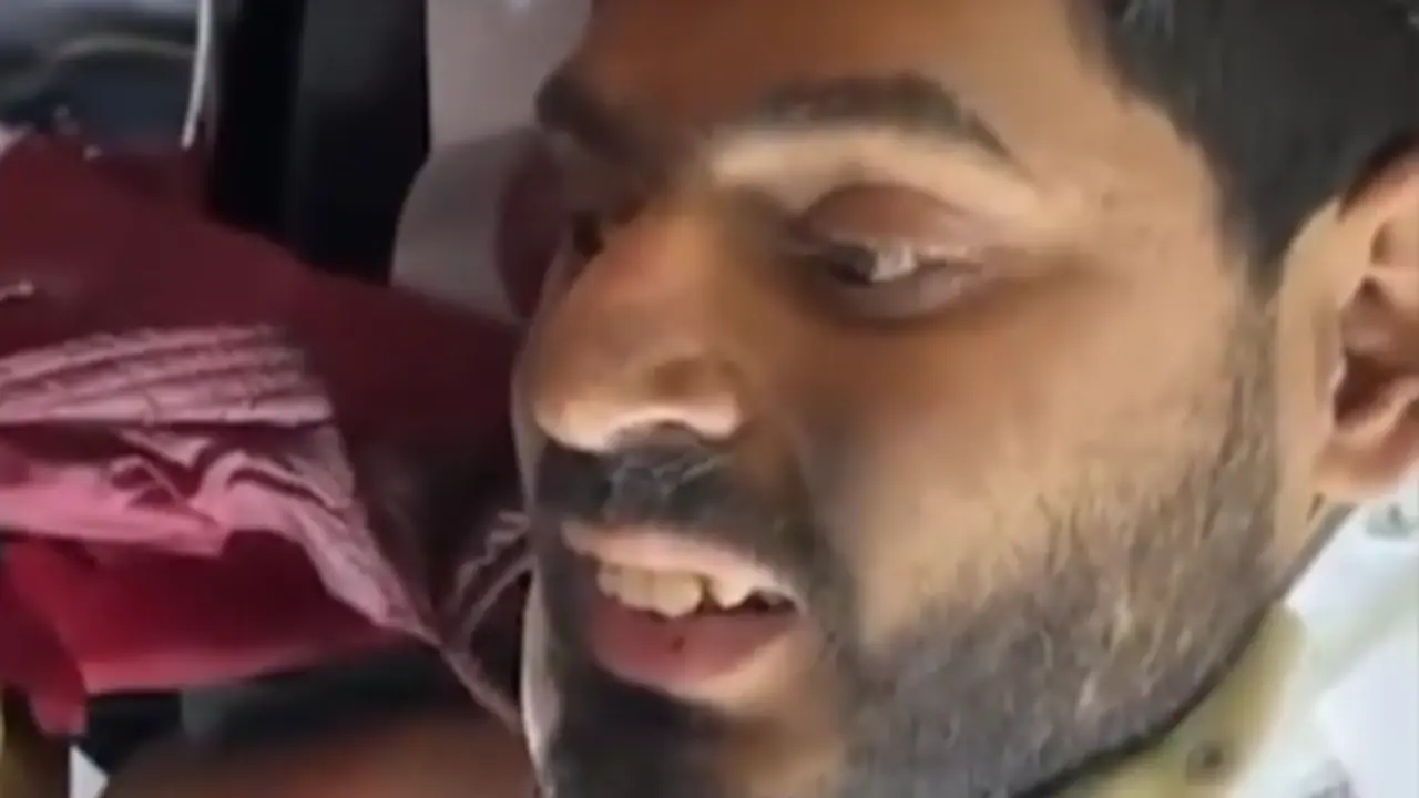  Mustaf&aacute; hablando por tel&eacute;fono con su hermano tras ser rescatado 