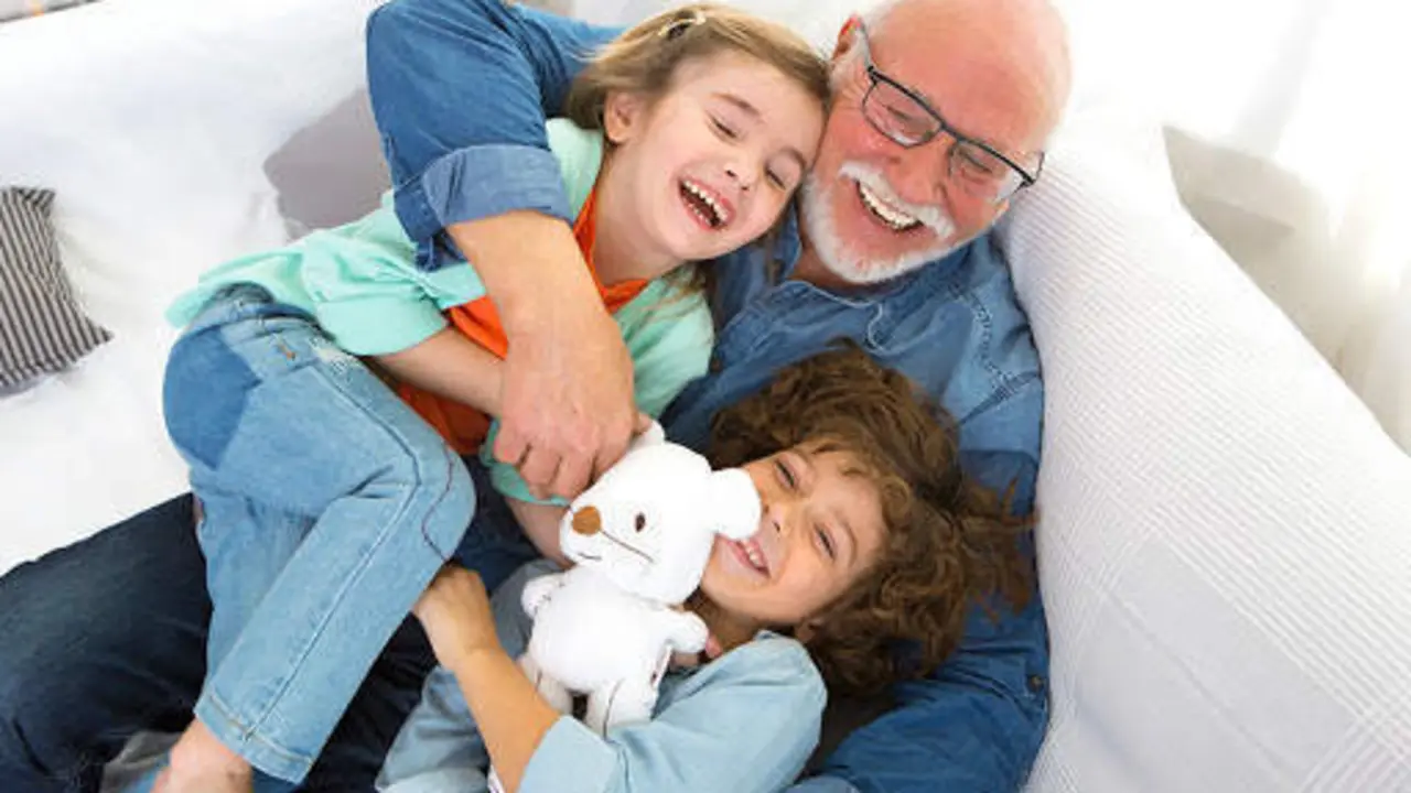  Abuelo y nietos. Blog de Imaginarium 