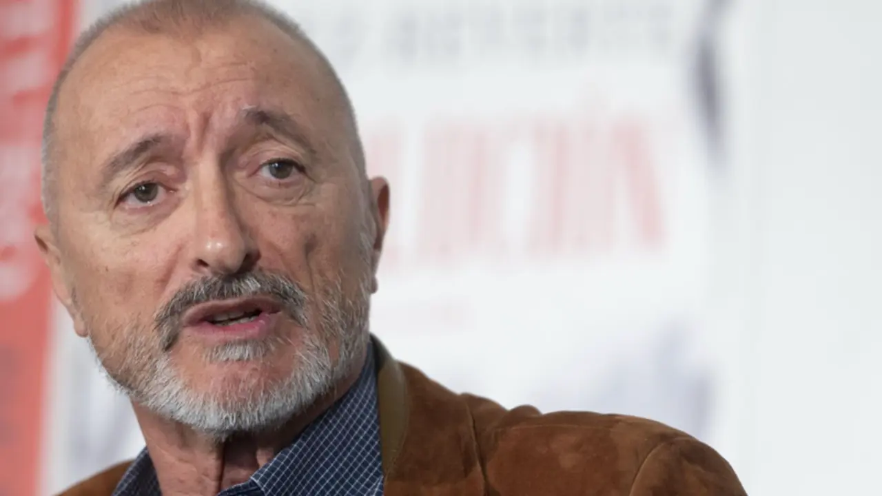  Archivo - El escritor Arturo P&eacute;rez-Reverte interviene durante la presentaci&oacute;n de su libro &lsquo;Revoluci&oacute;n&rsquo;, en The Westin Palace, a 3 de octubre de 2022, en Madrid (Espa&ntilde;a). - Alberto Ortega - Europa Press - Archivo 