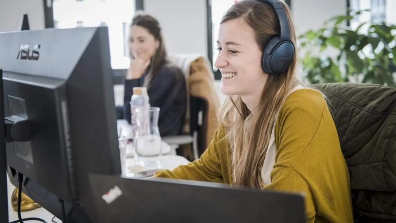  Una mujer trabajando 