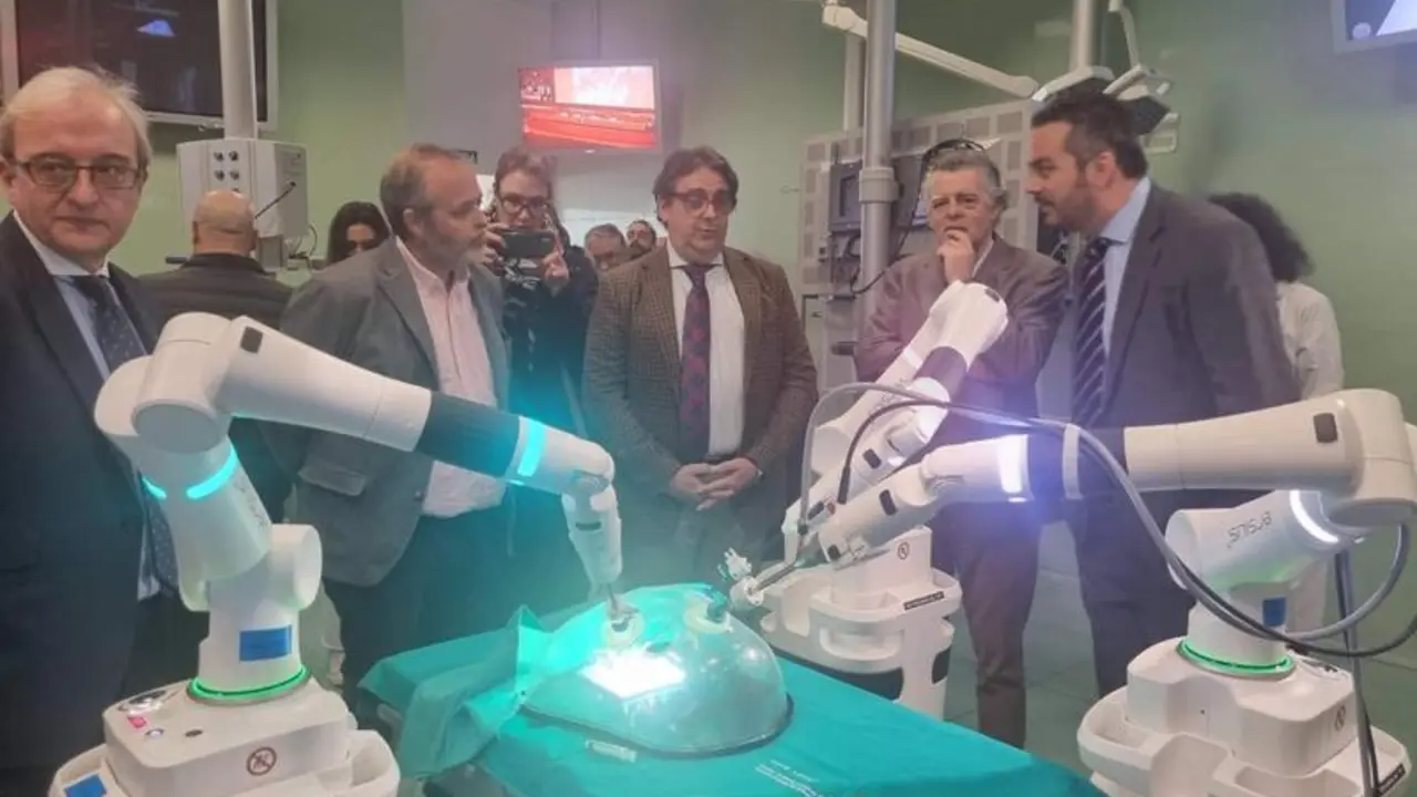  La Junta de Extremadura presenta un nuevo prototipo de cirug&iacute;a rob&oacute;tica que mejorar&aacute; la precisi&oacute;n en las intervenciones quir&uacute;rgicas 