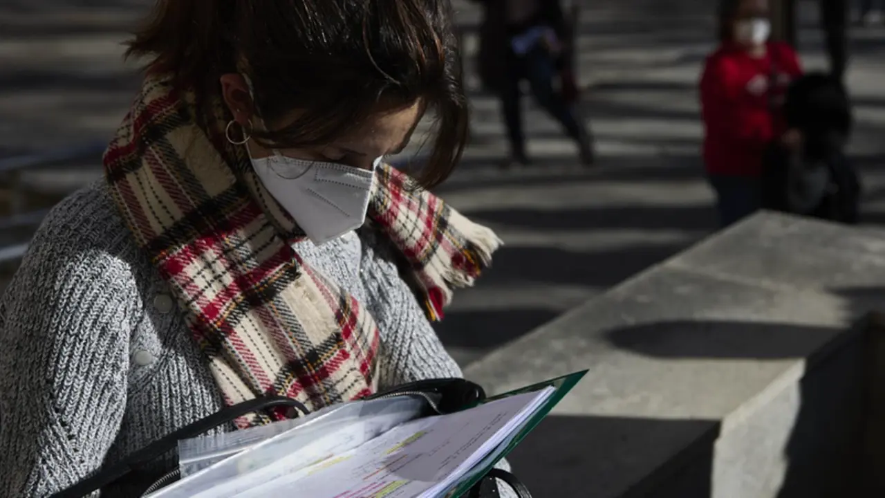  Archivo - Celebraci&oacute;n de los ex&aacute;menes MIR, en la Facultad de Educaci&oacute;n de la Universidad Complutense de Madrid, a 29 de enero de 2022, en Madrid (Espa&ntilde;a). - Jes&uacute;s Hell&iacute;n - Europa Press - Archivo 