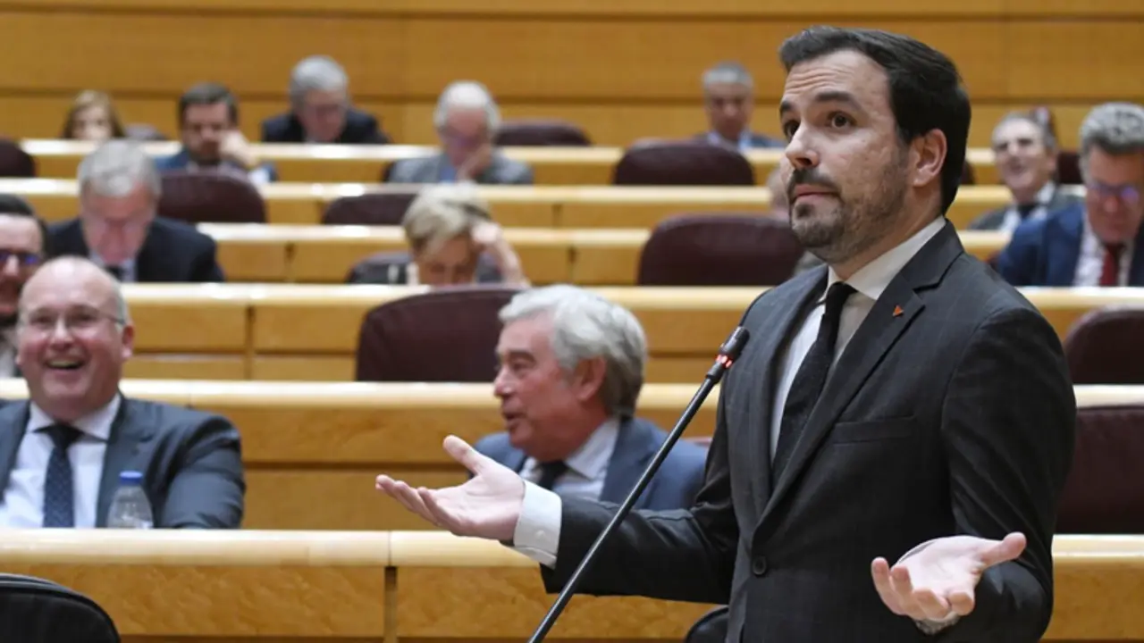  El ministro de Consumo, Alberto Graz&oacute;n, interviene durante una sesi&oacute;n de control al Gobierno en el Senado, a 7 de marzo de 2023, en Madrid (Espa&ntilde;a). Durante el pleno, el Partido Popular ha presentado una moci&oacute;n por la que se insta al Gobierno a solicitar - Fernando S&aacute;nchez - Europa Press 