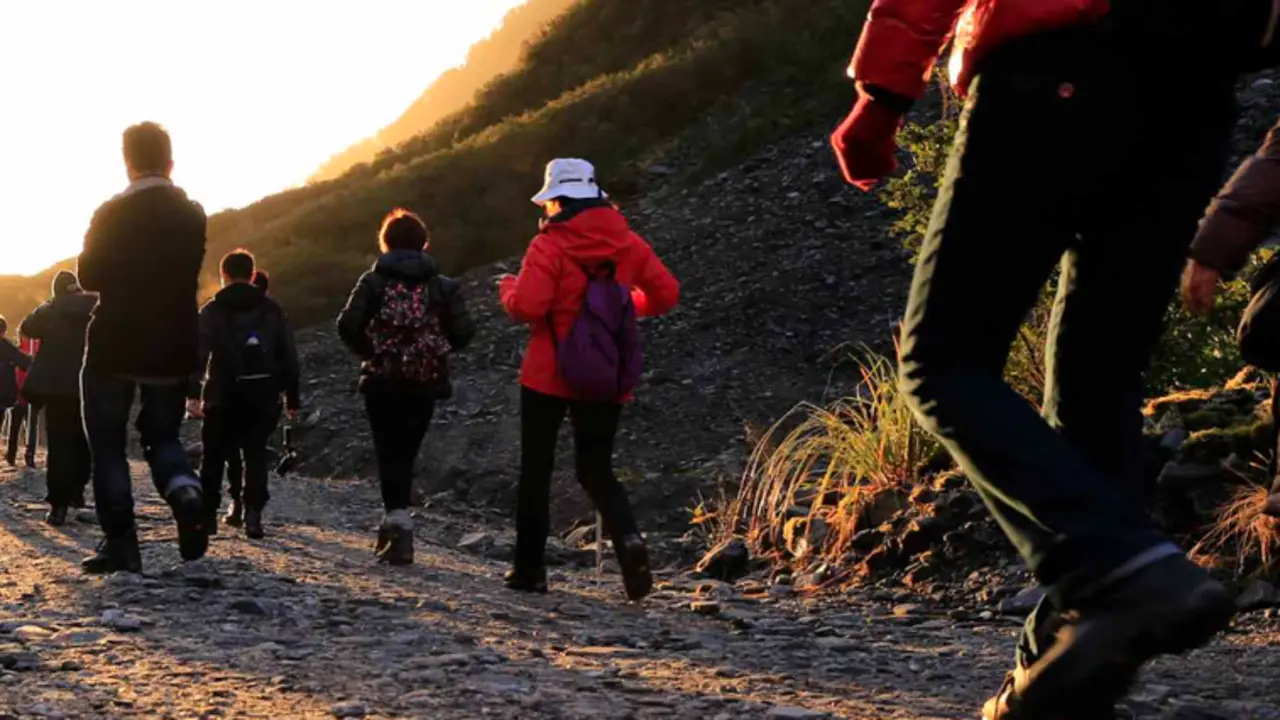  Personas caminando - Enrique Xu 