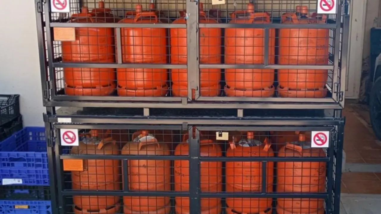  Archivo - Bombonas de butano - CONSELL DE FORMENTERA - Archivo 