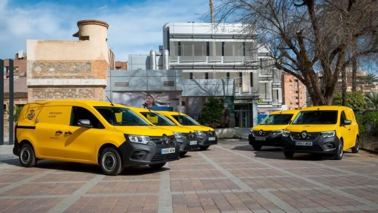  Furgonetas el&eacute;ctricas de Correos 