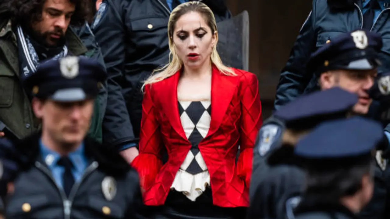  Lady Gaga como Harley Quinn 