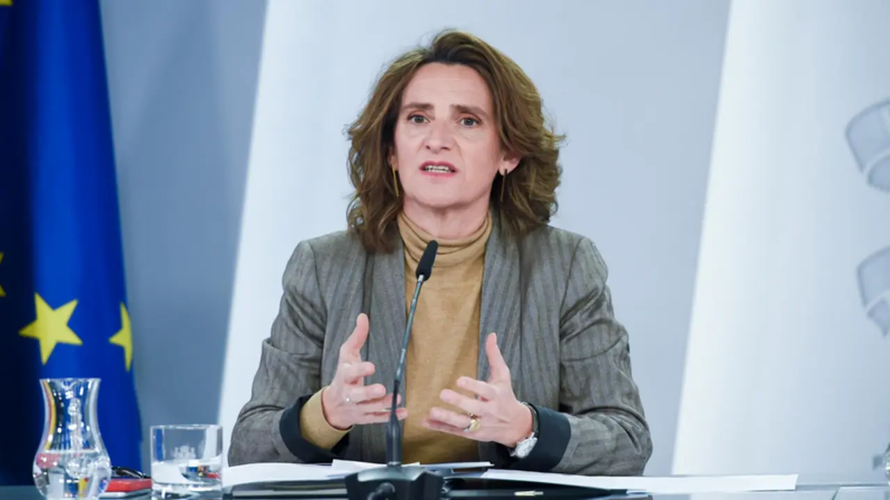  La vicepresidenta tercera del Gobierno de Espa&ntilde;a y ministra para la Transici&oacute;n Ecol&oacute;gica y el Reto Demogr&aacute;fico, Teresa Ribera, interviene durante una rueda de prensa posterior al Consejo de Ministros, en el Palacio de La Moncloa, a 28 de febrero de 2023, - Gustavo Valiente - Europa Press 