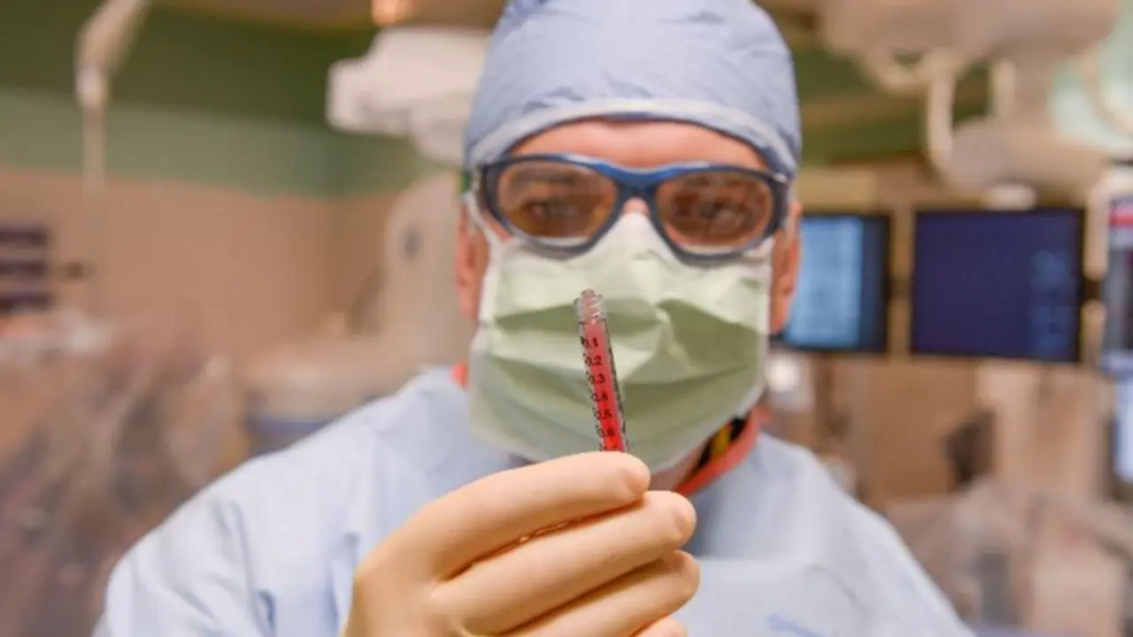  El Dr. Perin retrasa el tratamiento con c&eacute;lulas madre - Texas Heart Institute 