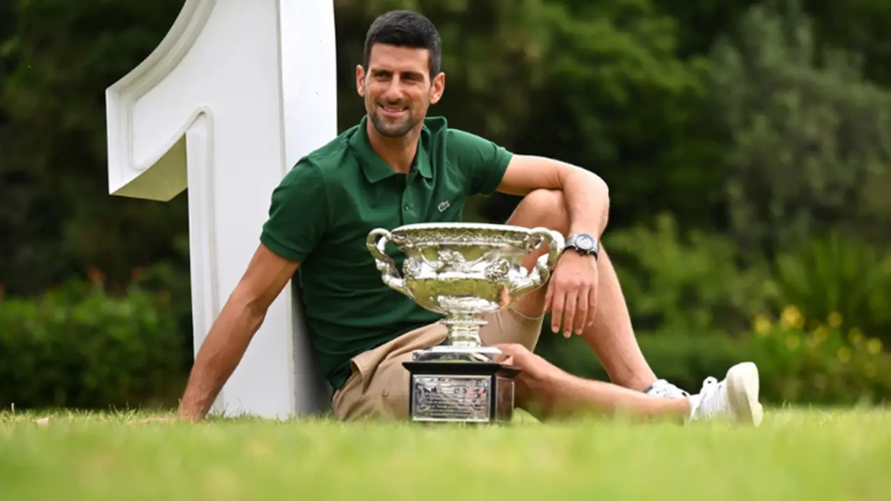  Djokovic posando como n&uacute;mero 1 