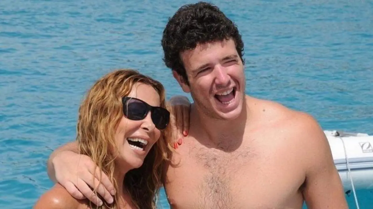  Ana Obreg&oacute;n con su hijo en Mallorca, V&iacute;a: Instagram 