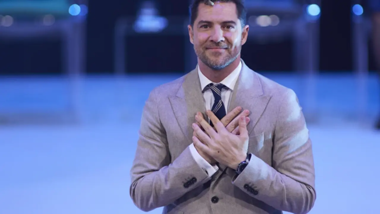  Archivo - El cantante David Bisbal, durante el acto institucional de entrega de los t&iacute;tulos de Hijo Predilecto y las Medallas de Andaluc&iacute;a con motivo del 28-F en el Teatro de la Maestranza. - Joaquin Corchero - Europa Press - Archivo 