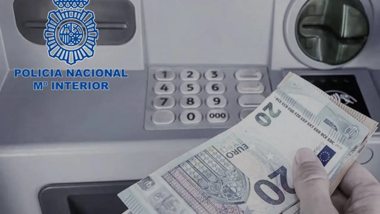  Billetes en un cajero 