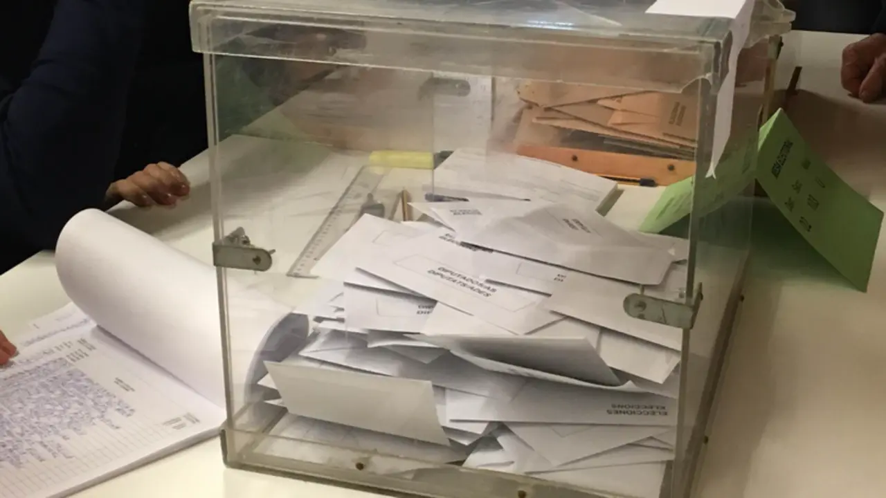  Archivo - Urna electoral. - EUROPA PRESS - Archivo 