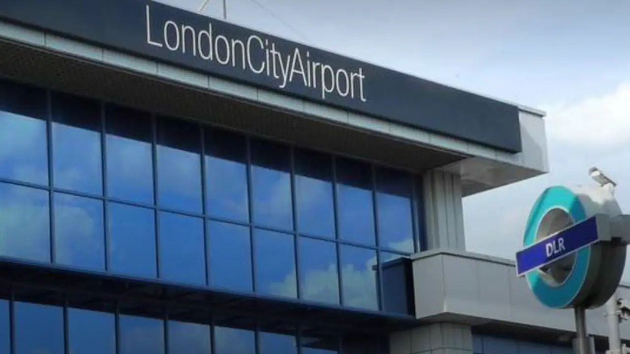  London City Airport 