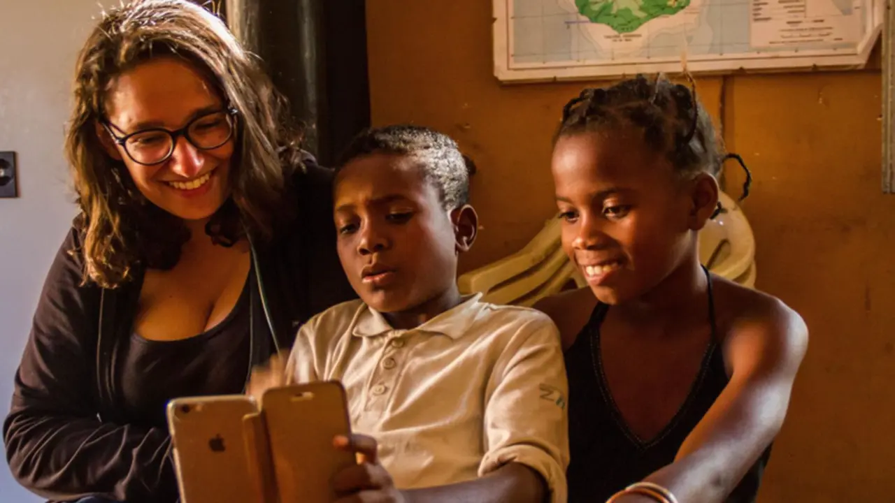  Agua de Coco, fundaci&oacute;n dedicada a la cooperaci&oacute;n internacional y a la sensibilizaci&oacute;n y educaci&oacute;n para el desarrollo, pone en marcha la Grabaci&oacute;n de &ldquo;Fanantenana, m&uacute;sica para la esperanza&rdquo; - AGUA DE COCO 