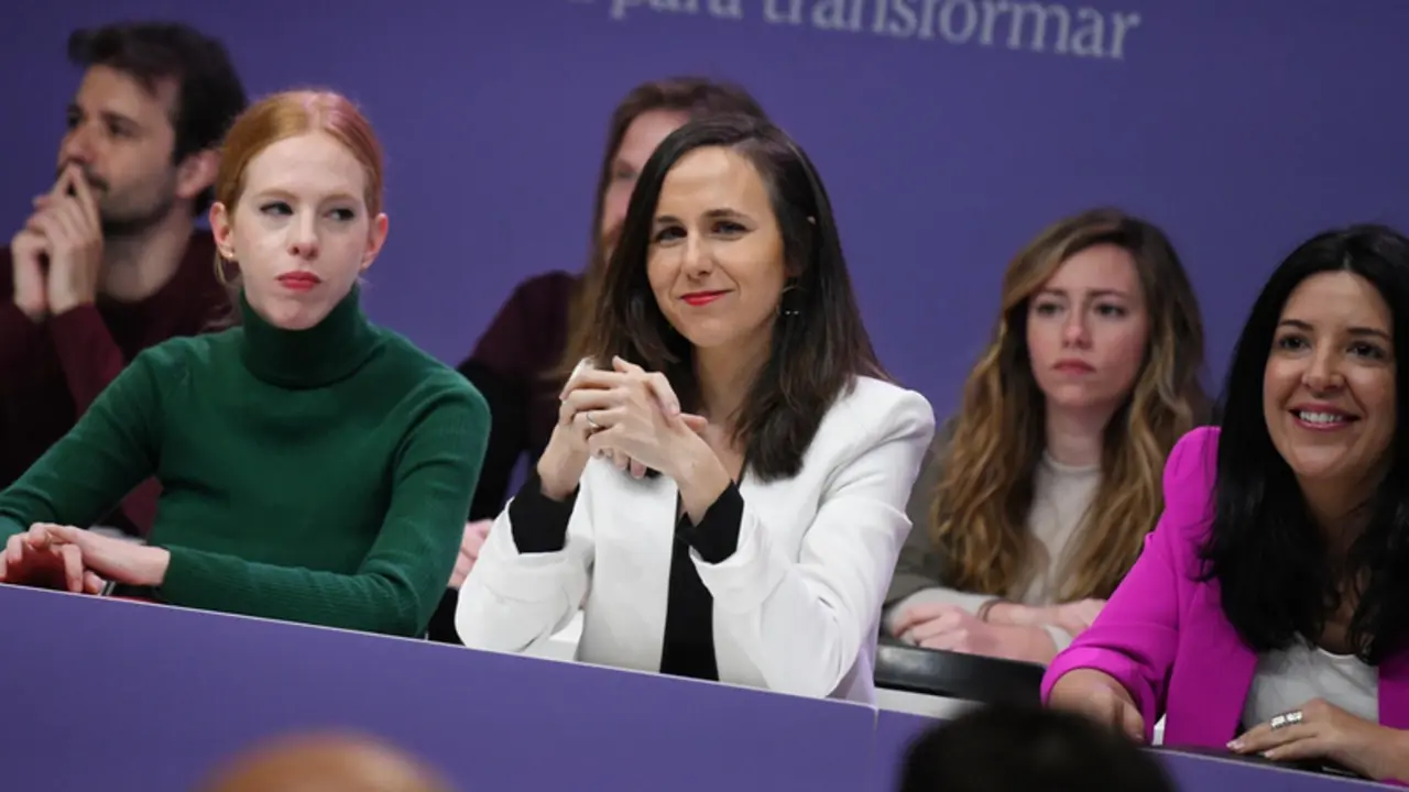  (I-D) La secretaria Organizaci&oacute;n de Podemos y secretaria de Estado de Agenda 2030, Lilith Verstrynge; la secretaria general de Podemos y ministra de Derechos Sociales y Agenda 2030, Ione Belarra; y la secretaria de Internacional y eurodiputada de Podemos, - Fernando S&aacute;nchez - Europa Press 