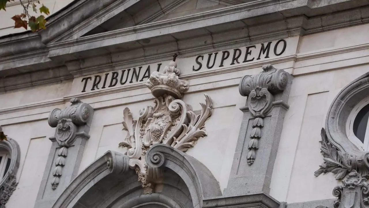  Detalle de la fachada del Tribunal Supremo 