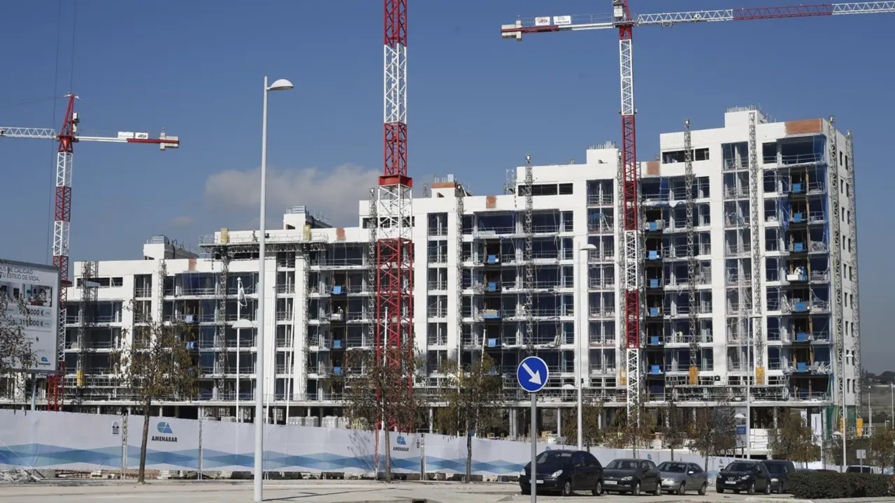  Archivo - Construcci&oacute;n de viviendas. - EUROPA PRESS - Archivo 