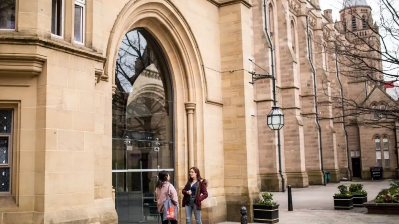  El British Council ha publicado una nueva edici&oacute;n de su 'Gu&iacute;a Study UK', - BRITISH COUNCIL 