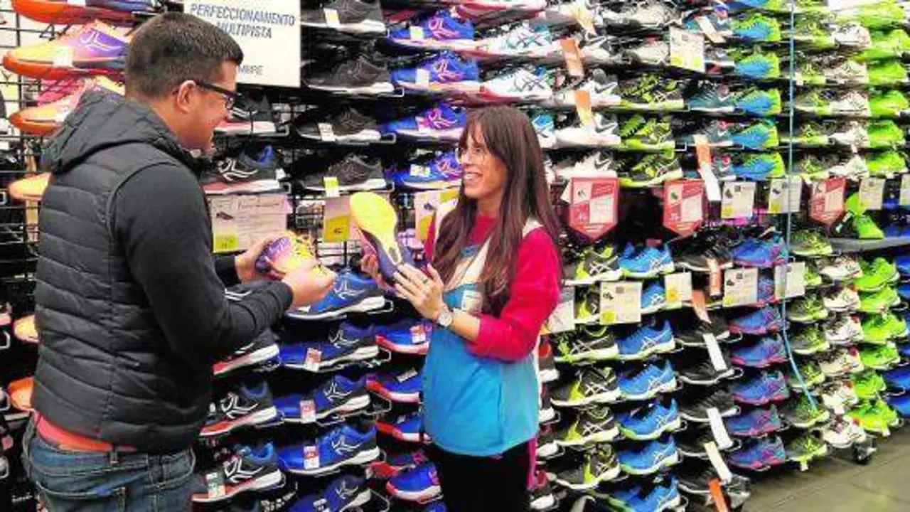  Trabajadora de Decathlon 