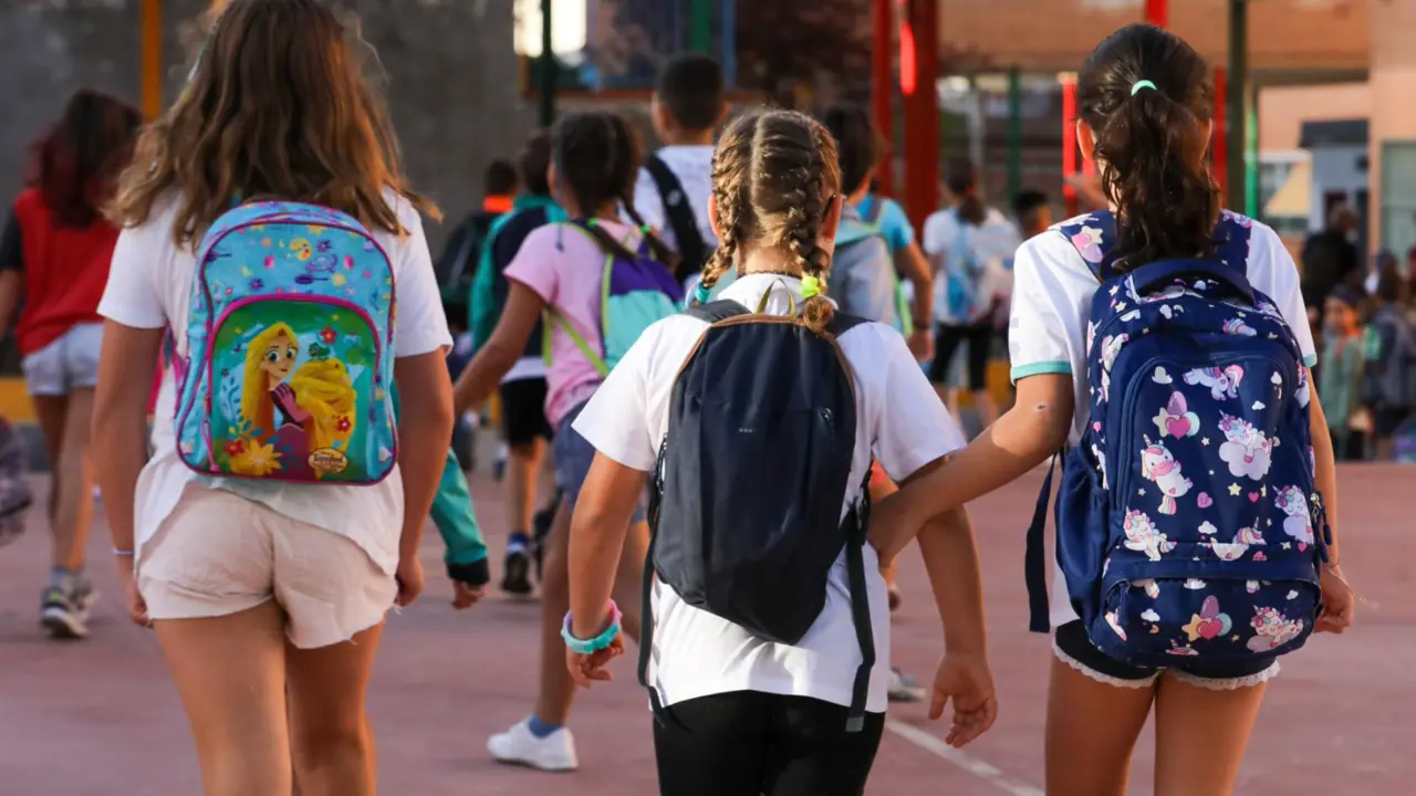  Archivo - Tres ni&ntilde;as en el colegio - Marta Fern&aacute;ndez Jara - Europa Press - Archivo 